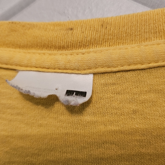 Vintage Yellow London England Graphic T-shirt | Size Large - Picture 8 of 8